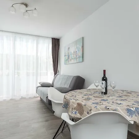 Ema Apartment *
